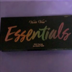 Violet Voss eyeshadow pallette